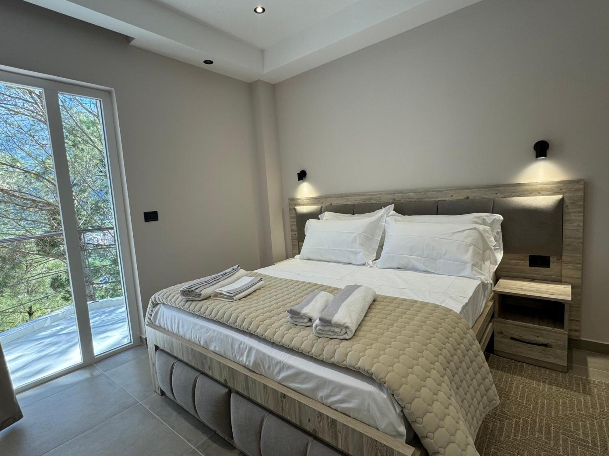 Hotel Kseal Permet Bagian luar foto