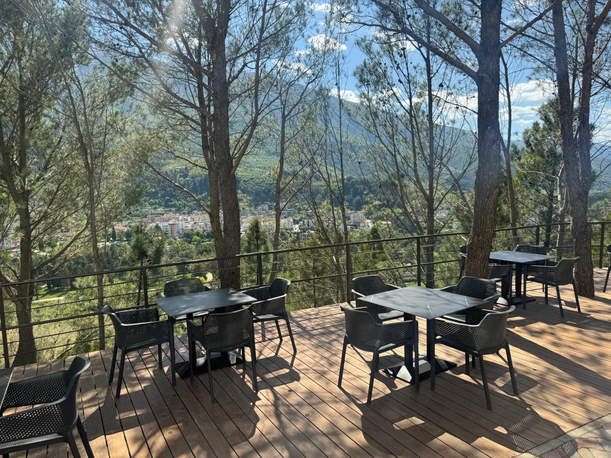 Hotel Kseal Permet Bagian luar foto