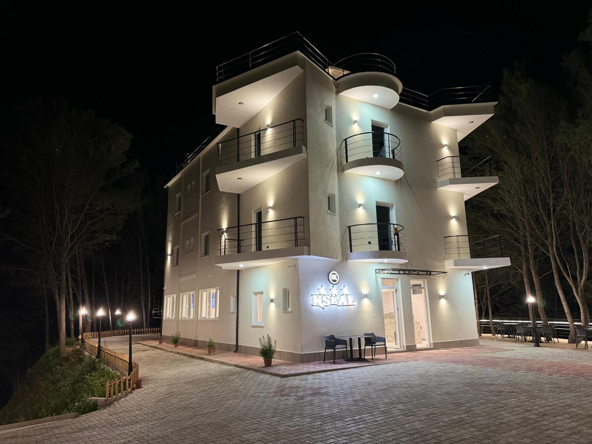 Hotel Kseal Permet Bagian luar foto