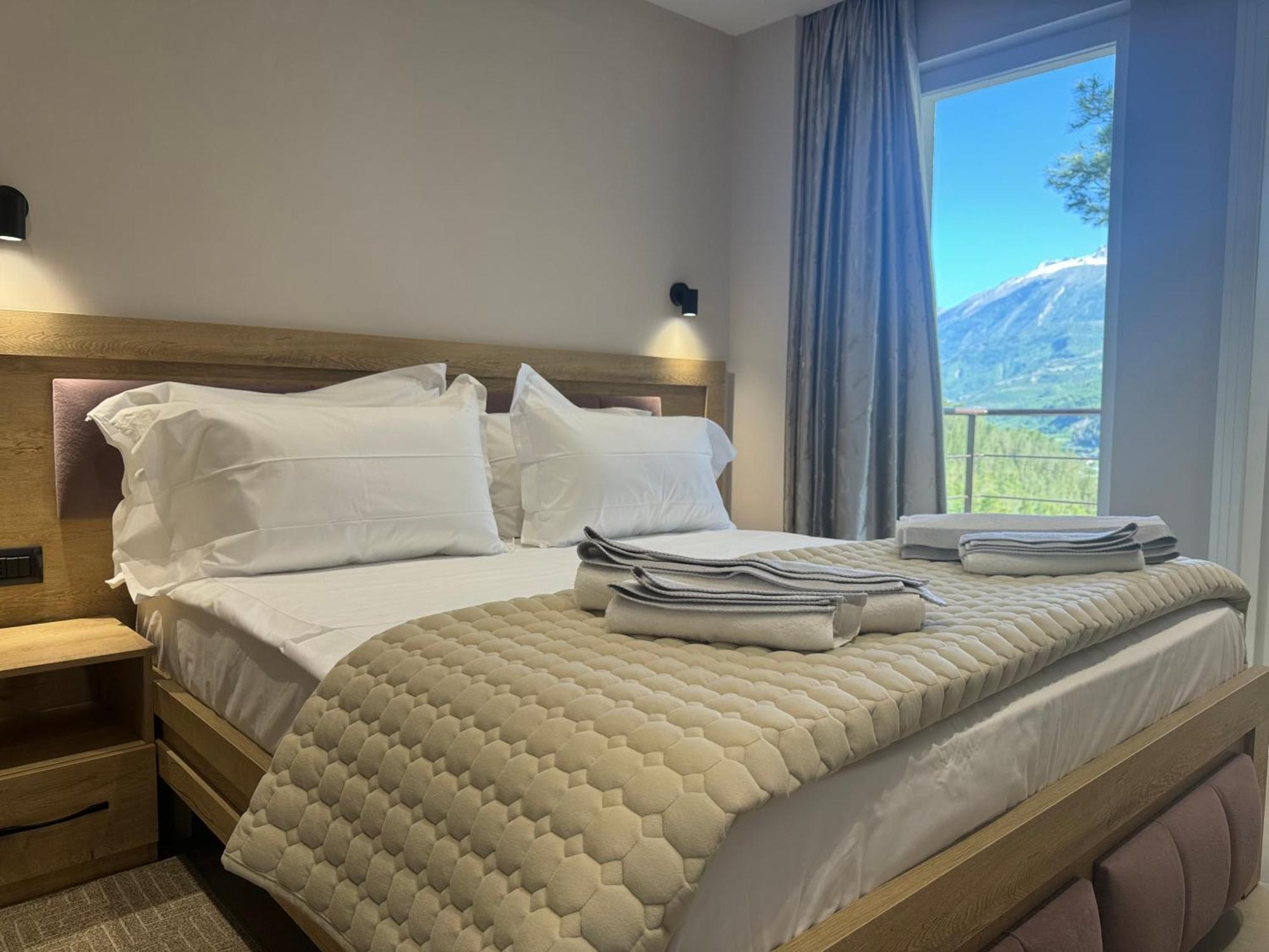 Hotel Kseal Permet Bagian luar foto
