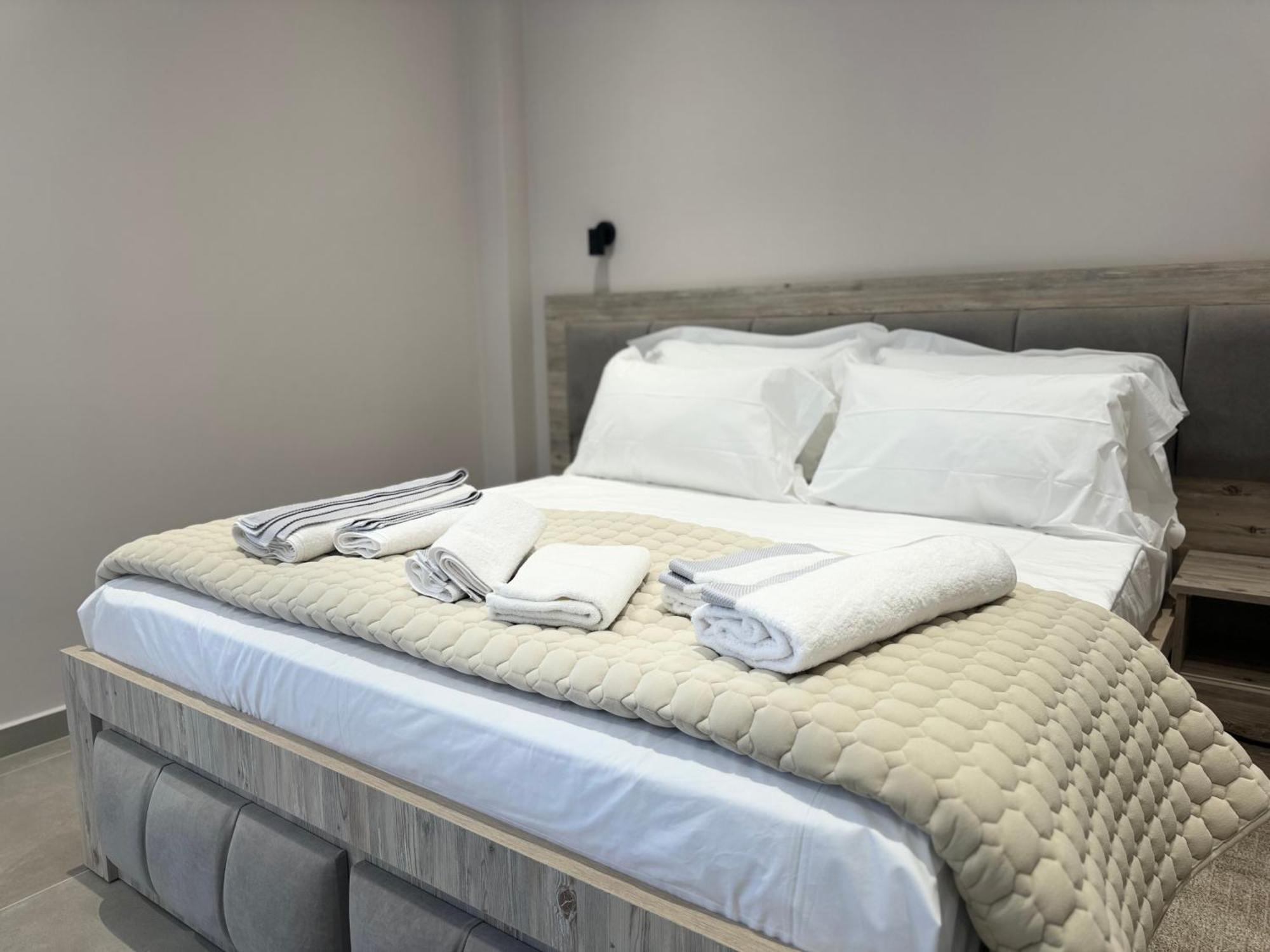Hotel Kseal Permet Bagian luar foto