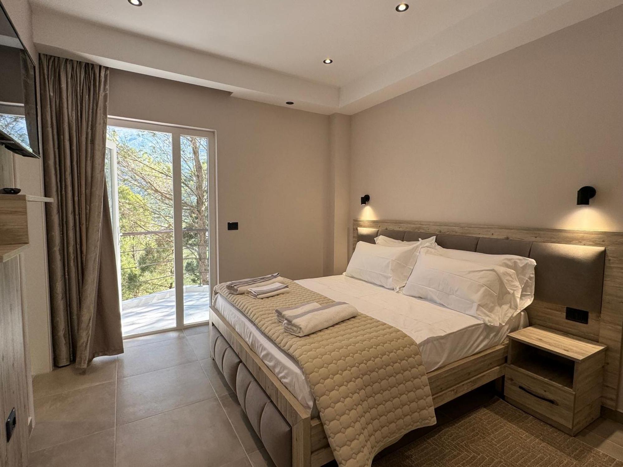 Hotel Kseal Permet Bagian luar foto