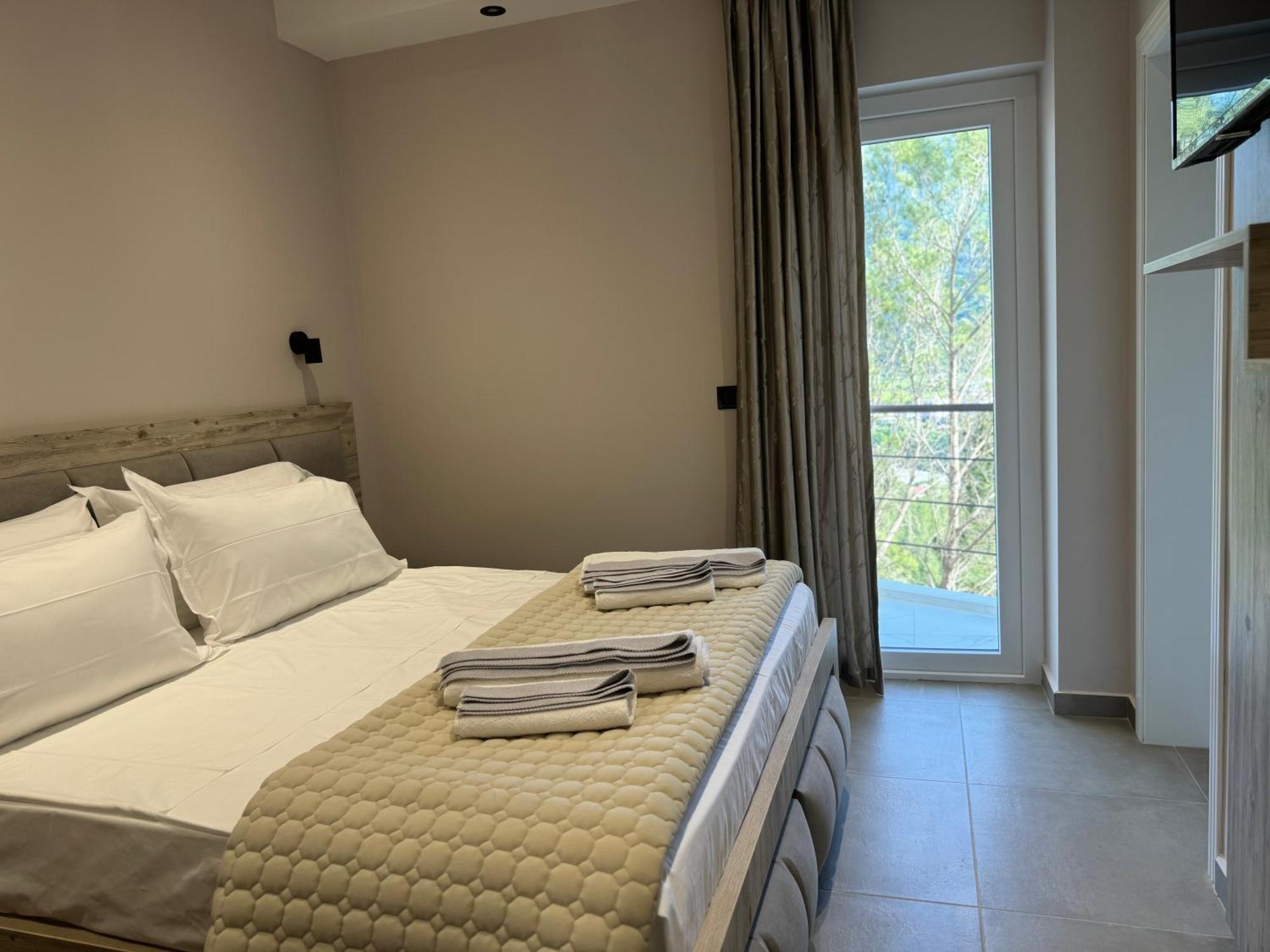 Hotel Kseal Permet Bagian luar foto
