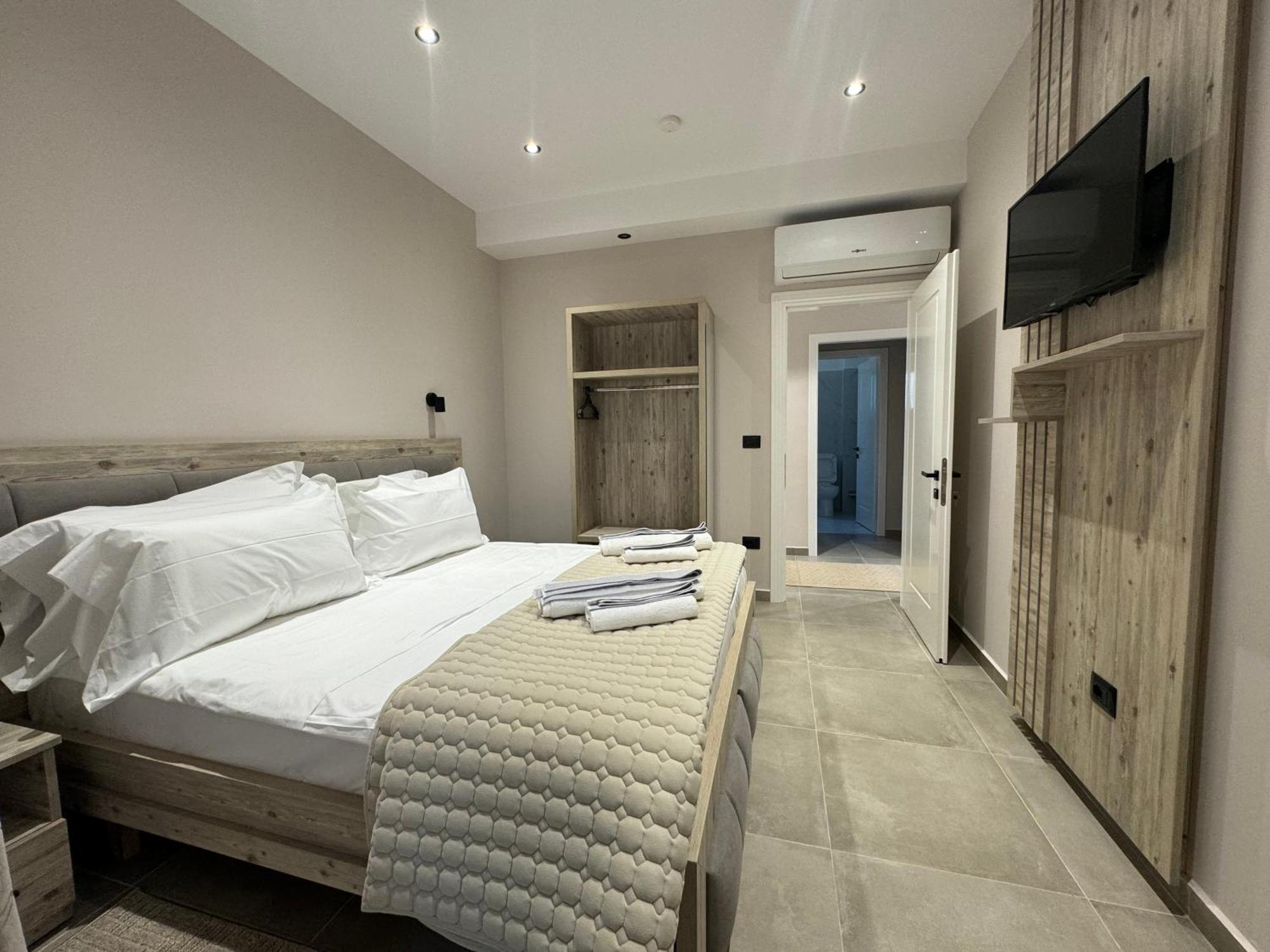 Hotel Kseal Permet Bagian luar foto