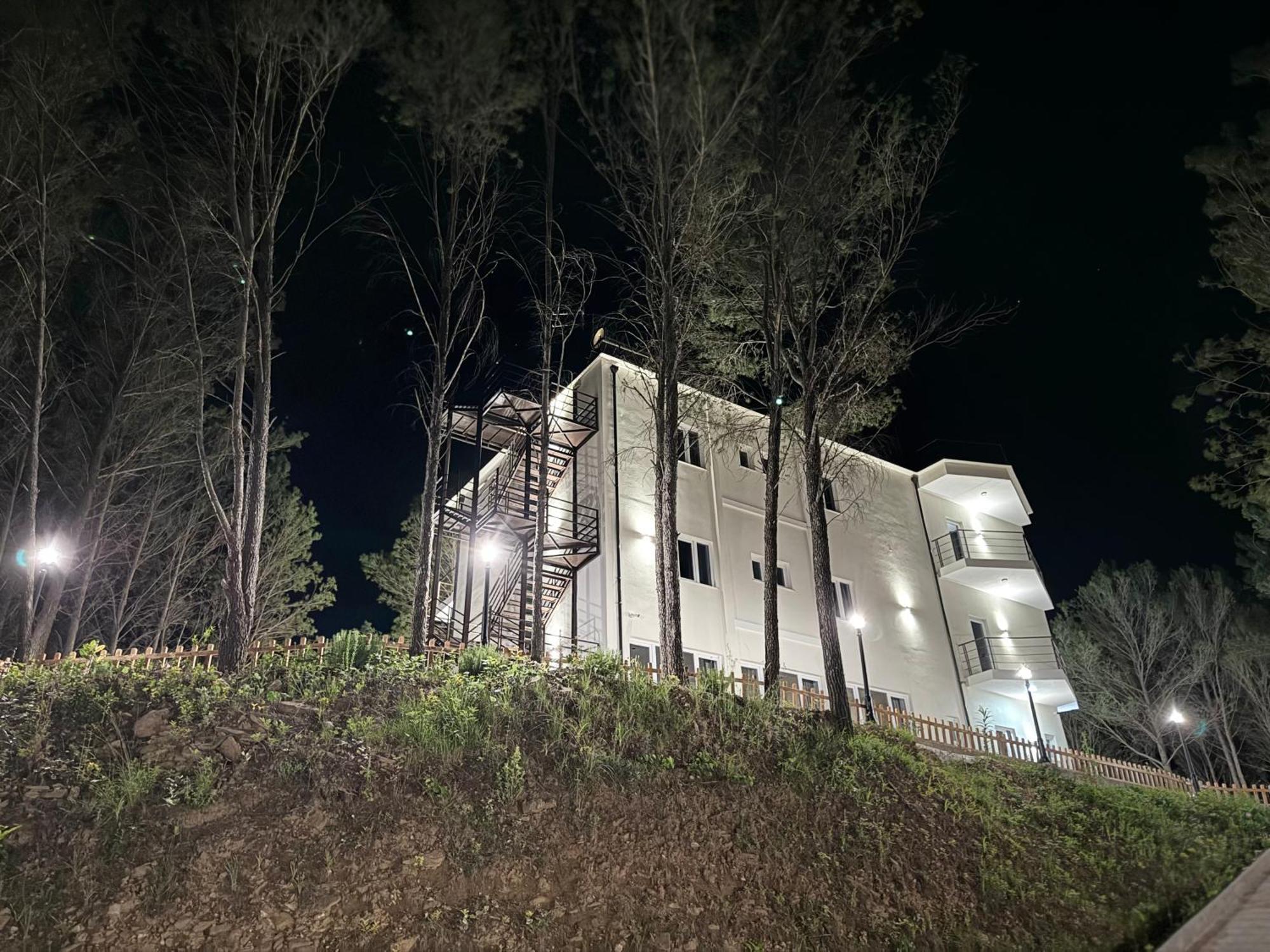 Hotel Kseal Permet Bagian luar foto