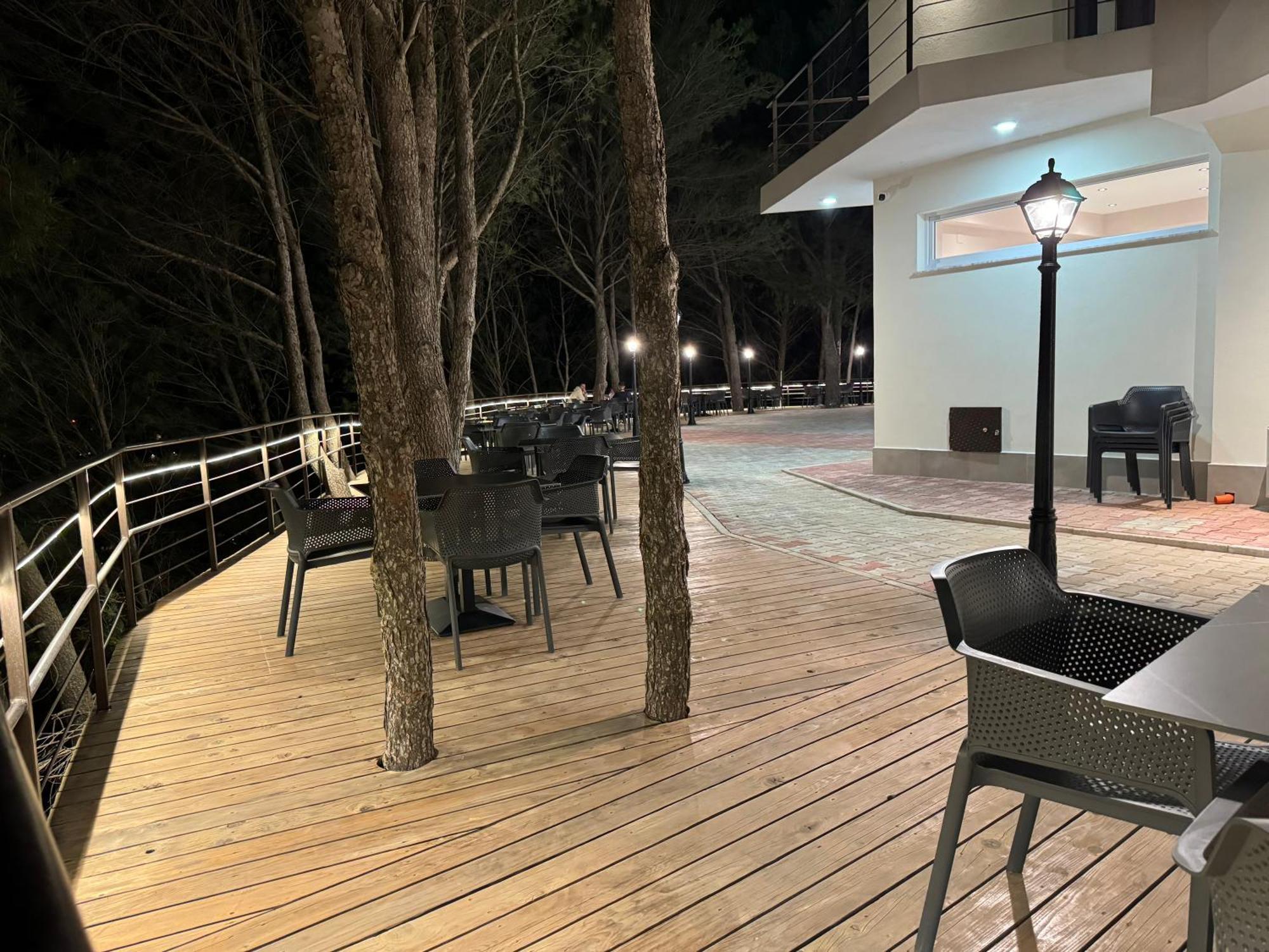 Hotel Kseal Permet Bagian luar foto