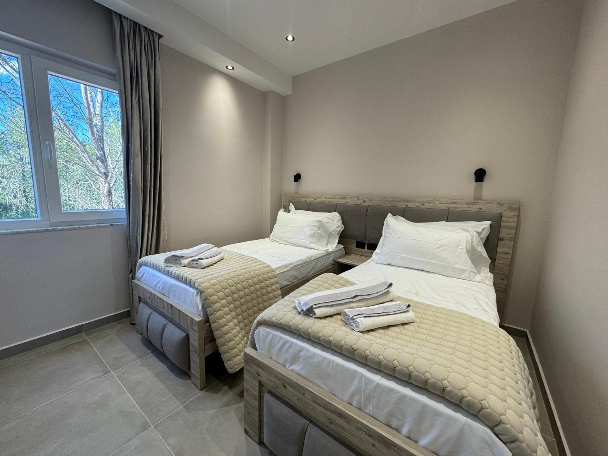 Hotel Kseal Permet Bagian luar foto