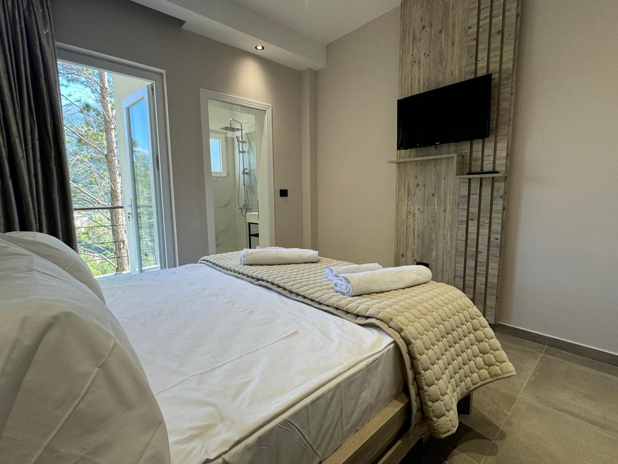 Hotel Kseal Permet Bagian luar foto