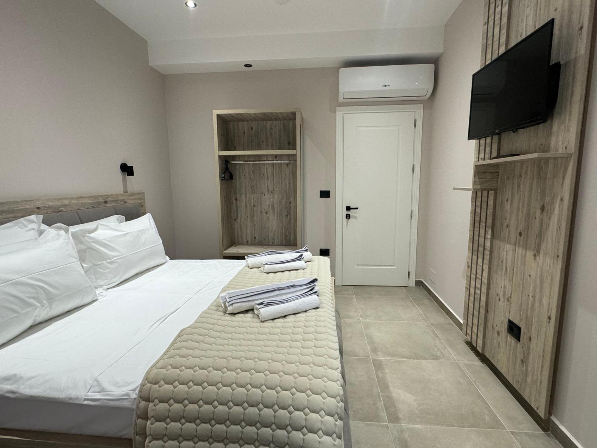 Hotel Kseal Permet Bagian luar foto